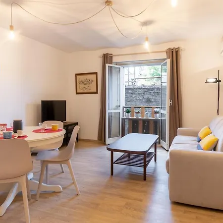 Domus Domi Barberini Sq. Lägenhet