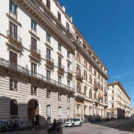 Domus Domi Barberini Sq. Apartment *